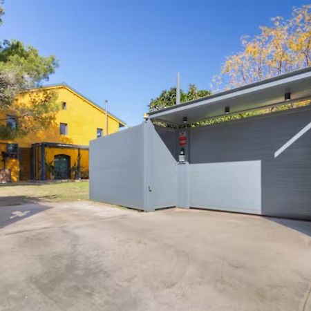 Masia Cal Sisplau: Vineyard Retreat with Pool near Barcelona San Martin Sarroca Exterior photo