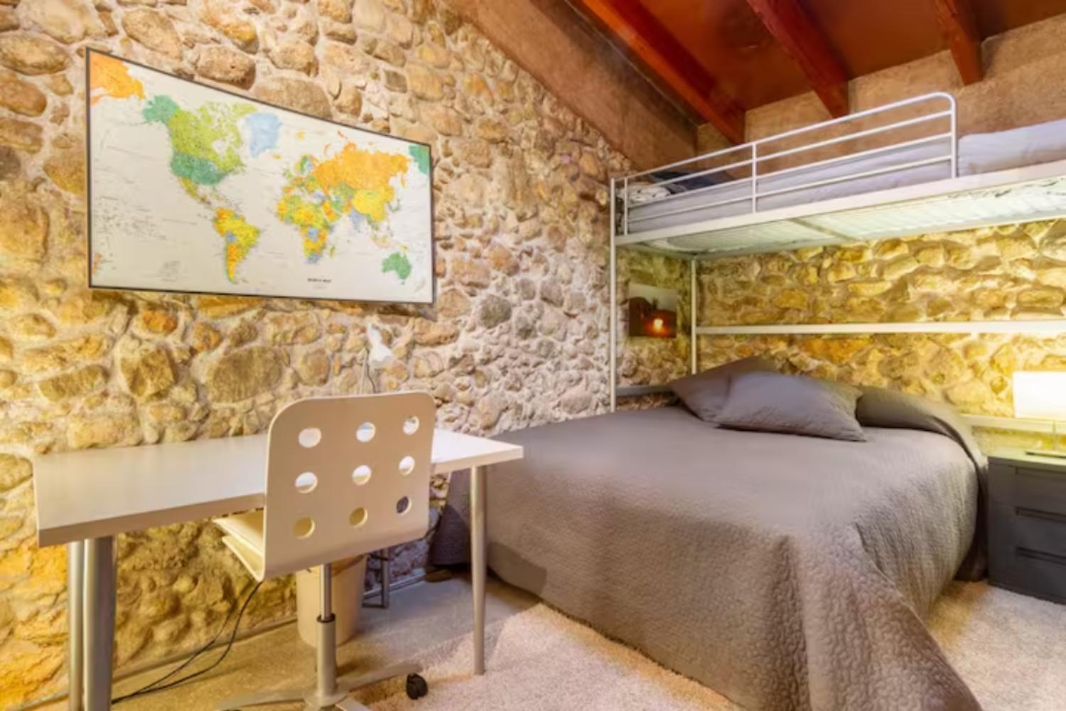 Masia Cal Sisplau: Vineyard Retreat with Pool near Barcelona San Martin Sarroca Exterior photo