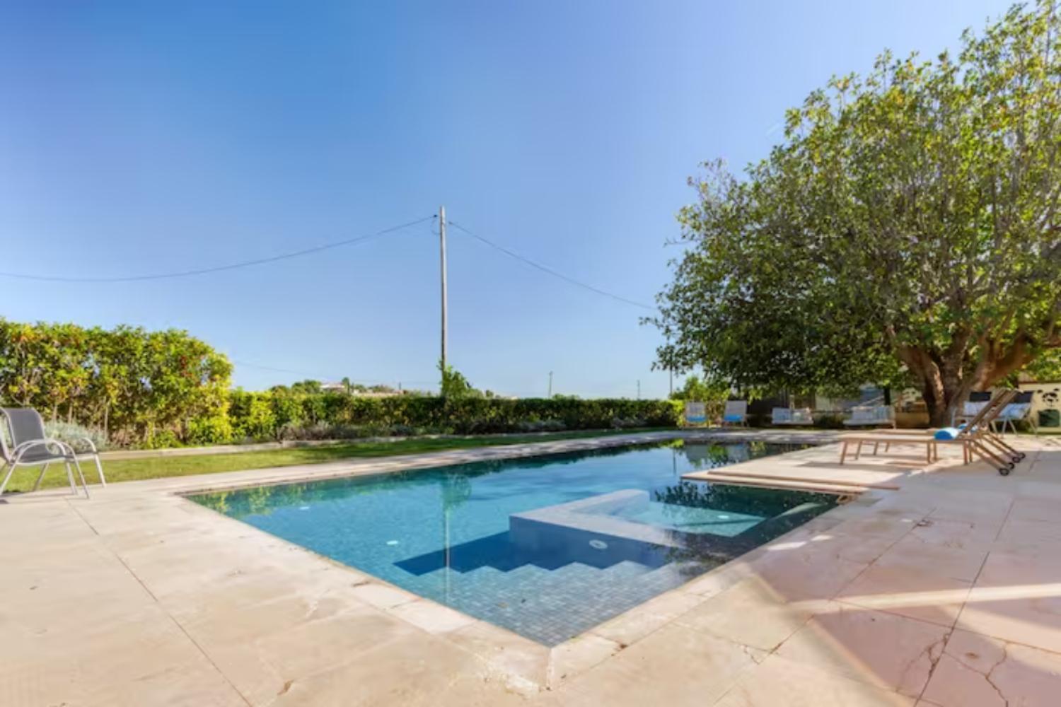 Masia Cal Sisplau: Vineyard Retreat with Pool near Barcelona San Martin Sarroca Exterior photo