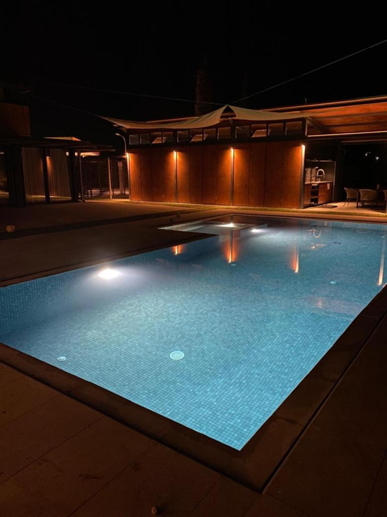 Masia Cal Sisplau: Vineyard Retreat with Pool near Barcelona San Martin Sarroca Exterior photo